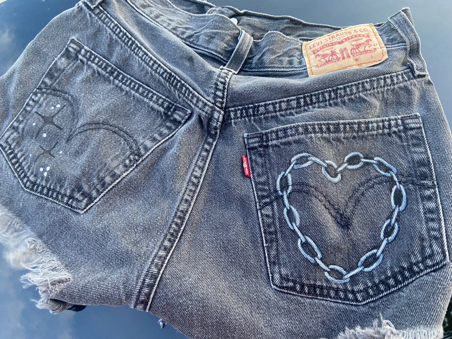 ⛓️Custom painted Levi’s⛓️